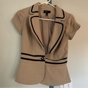 Short sleeve blazer